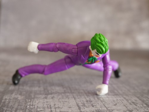 Joker s20 inch figure - 4'',