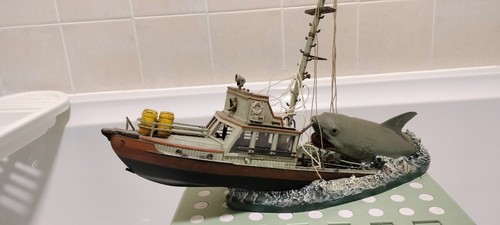 Jaws mcfarlane 2001 - jaws-, statue